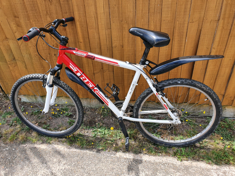 trek 3 series red and white